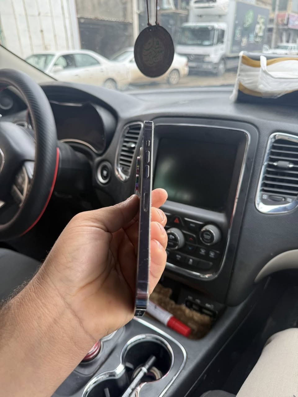 سلام عليكم للبيع ايفون 14برو ماكس ذاكره 256 بطاريه 100 مبدل شاشه وبطاريه اصليات فيس ايدي شغال دبل شريحه السعر 500 من الاخير قفل مكاني بصره قضاءالمدينه الرقم ***********
