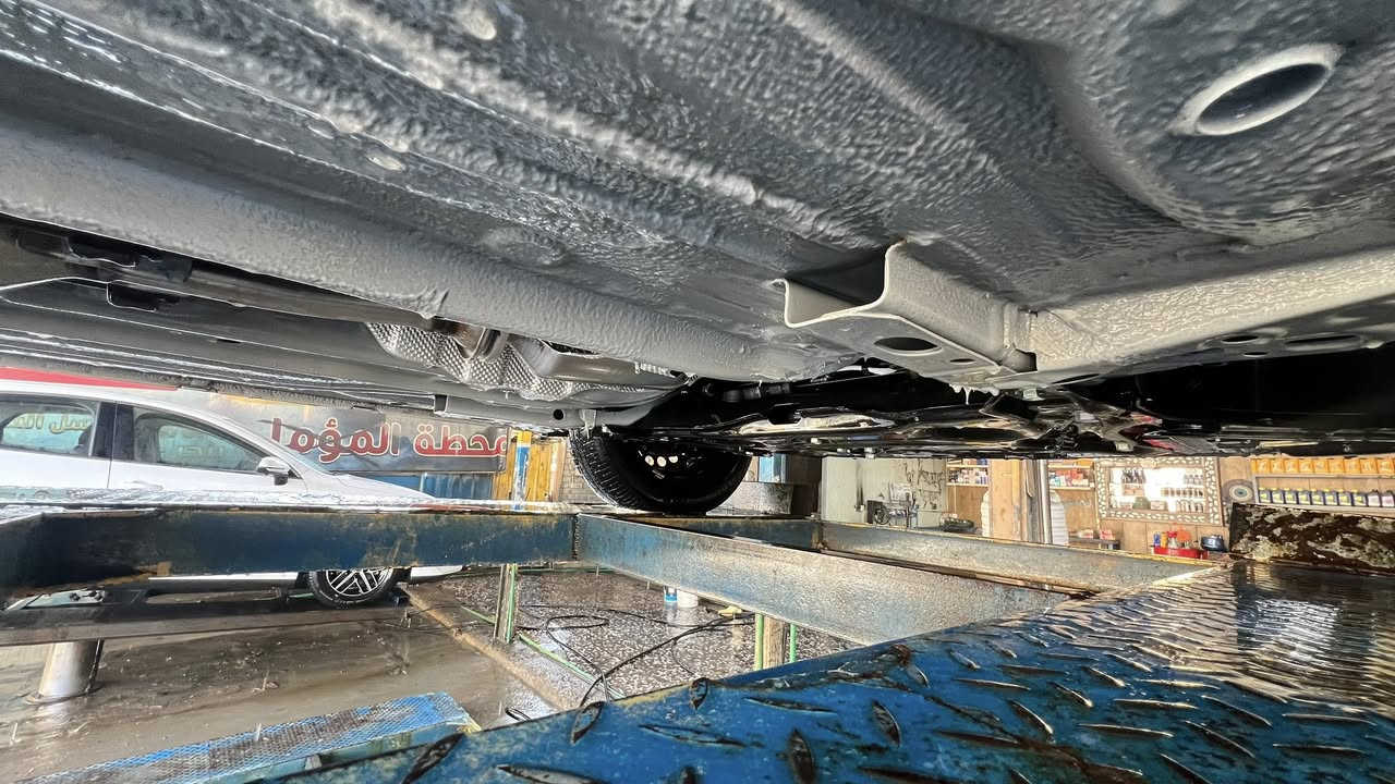 السلام عليكم
25 موديل 

ماشيه 5 الف زيرو باسمي شرط تحويل 

السعر 127 بيها مجال حك جيتك كلش قليل 

*********** 

سياره مكفوله كفاله عامه من رصعه والشخط والصبغ 

عدا دعاميه الخلفيه واحد شريف دفعني وكلش بسيطه 

لاحوض ولا اي شي دعاميه الخلفيه شوي نشخطت وكحلته 

مغلفه كاعيه وسفاري 

نايلون الشركه بعده بيها كشنات شمسيات 

كله ابلادي كباته موجوده سويجين 

بغداد رصافه 

***********
