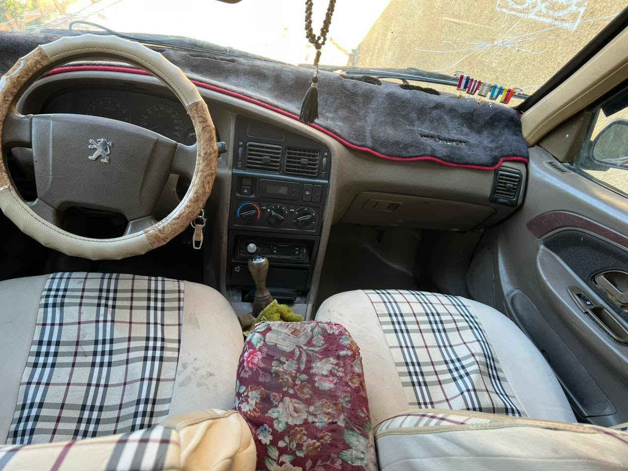لبيع بيجو لميس 2016سياره حلوه 
محرك كير خير من الله بس تايرات نص 
عمر السعر 31 بيها مجال بسيط 
مكان بغداد الكاظميه مدخل طي 
***********
