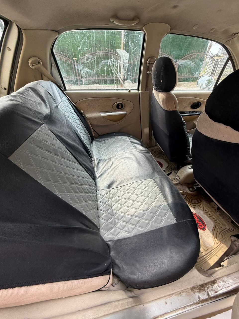 كيو كيو نظيفه جاهزة من كلشي كير ومحرك وتدفئه وتبريد وتايرات جاهزة بس شغل وأمشي وبأسمي كير اوتماتيك مصار فترة بدلت منظومه الكير موديل 2009 رقم انكليزي محرك 4 سلندر اتعلمت بيها واريد ابيعهه سعرها 27 ورقه للتواصل ***********
