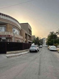 مشتمل ركن للبيع نظيف جدا بناء 2010مساحه80م واجهه8نزال10يحتوي على مدخلي...