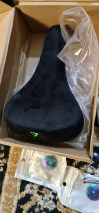 غراض باسكل كلهن ماركات مامستخدمات للبيع كلمن وسعره التواصل خاص او 0783...