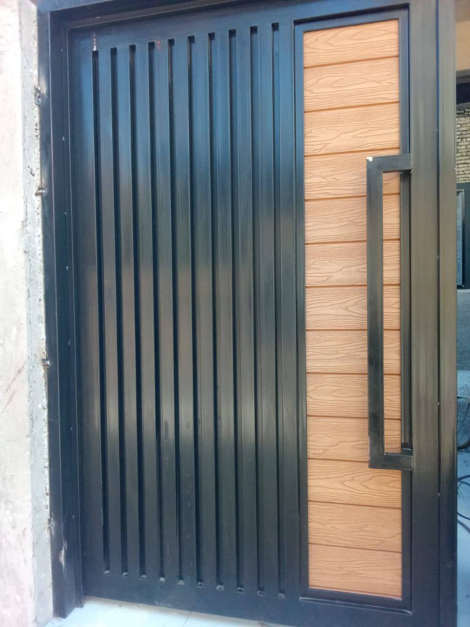 اللهم صل على محمد وال محمد
اسلام عليكم تحياتي للجميع
خلفه حداد ابواب شبابيك صاحب خبره 21 عام الحمد لله 
متفرغ حالين الي محتاج خلفه يتواصل معي على الخاص او على الرقم *********** أو *********** عملي كدامك بصور شغل بأمانه وضمير ولله الحمد والشكر تحياتي شغلي عله المتر أو عله اليوميه
