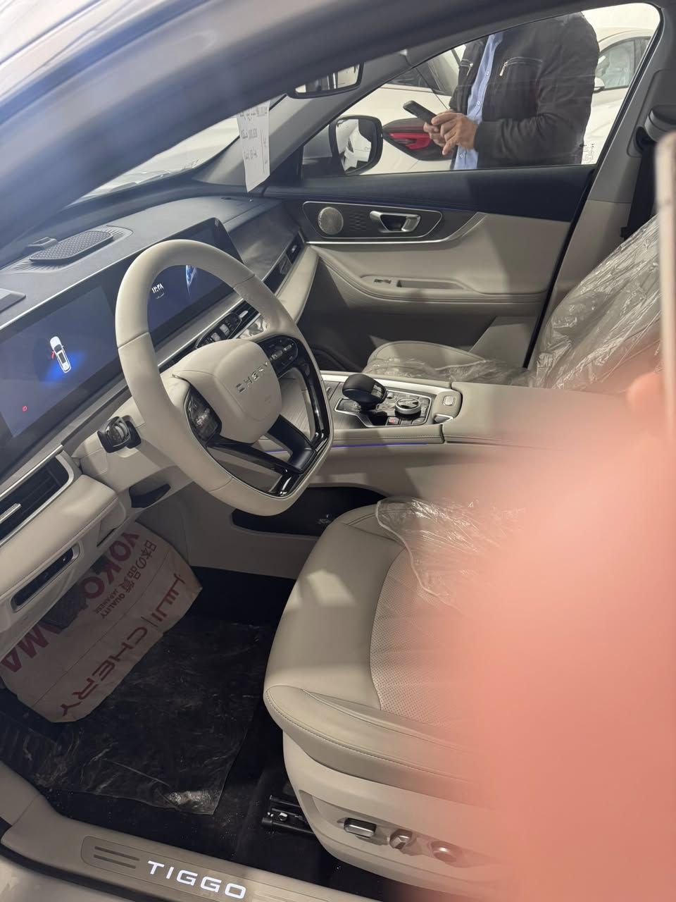 سلام عليكم سياره شيري اعلى فئه ٨ موديل ٢٠٢٤ صفر استلام شركه عارضه ٣٣ مليون وبيها مجال الشركات عارضيه اكثر من هذا السعر بأربعين مليون هذا رقمي ***********
