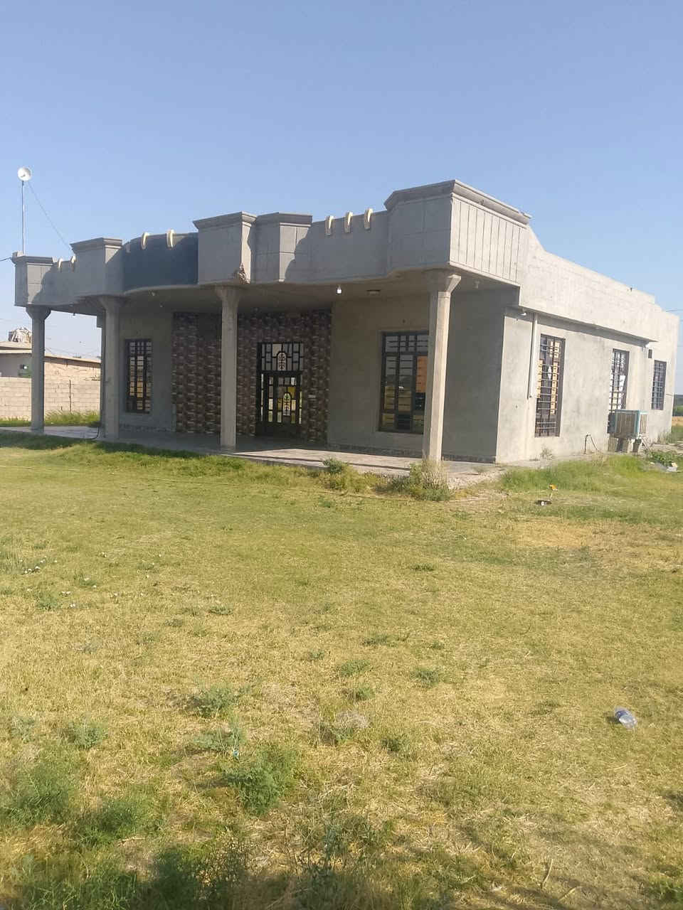 بيت للبيع 
المساحه نصف دونم 
السعر 75قابل للتفاوض 
جنس العقار طابو زراعي سند 25
العنوان الرمادي جزيره البعيثه
خدمات كامله كهرباء مدارس تبليط مركز صحي 
_________________________

للمزيد من التفاصيل يمكنكم زيارة مكتبنا 

مكتب سنتر 40 للعقار 
   في  الرمادي  شارع 40  مقابل ماركت القيصر 

او الاتصال على الارقام التالية  

 ***********   فراس  
 ***********   أبو جود 
 ***********   أحمد 
 

نستقبل من حضراتكم كافة العروض العقارية 

رضاكم أهم أهدافنا
