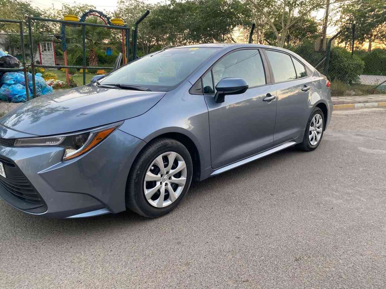 السلام عليكم سياره كورلا موديل 2023 سياره جديده رقم بغداد مشروع وطني تحويل ثاني يوم سياره جديده ماشيه 38 ميل  سعر 155 للتواصل ***********
