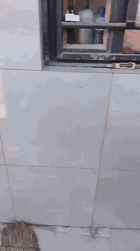 السلام عليكم اني خلفه سراميك وهذا جزء من شغلي  ويوجد كادر واجهايا ولبخ جص بورك وشمنتو 
مرتضى محمد رقم الهاتف ***********
