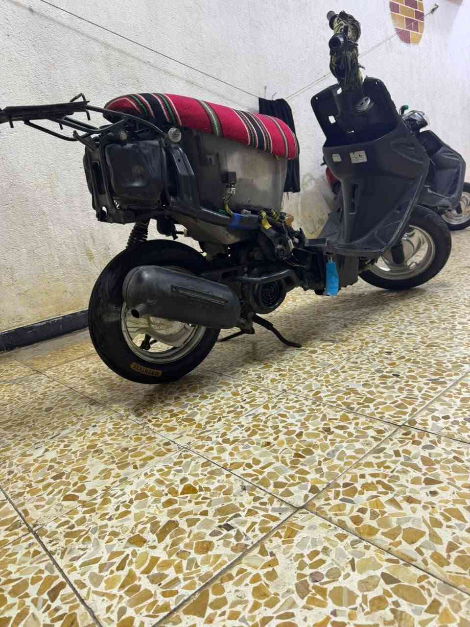 دراجه البيع 
دراجه نضيفه مامفتوحه 
سعر 250 وبيه مجال 
***********
تواصل واساب
