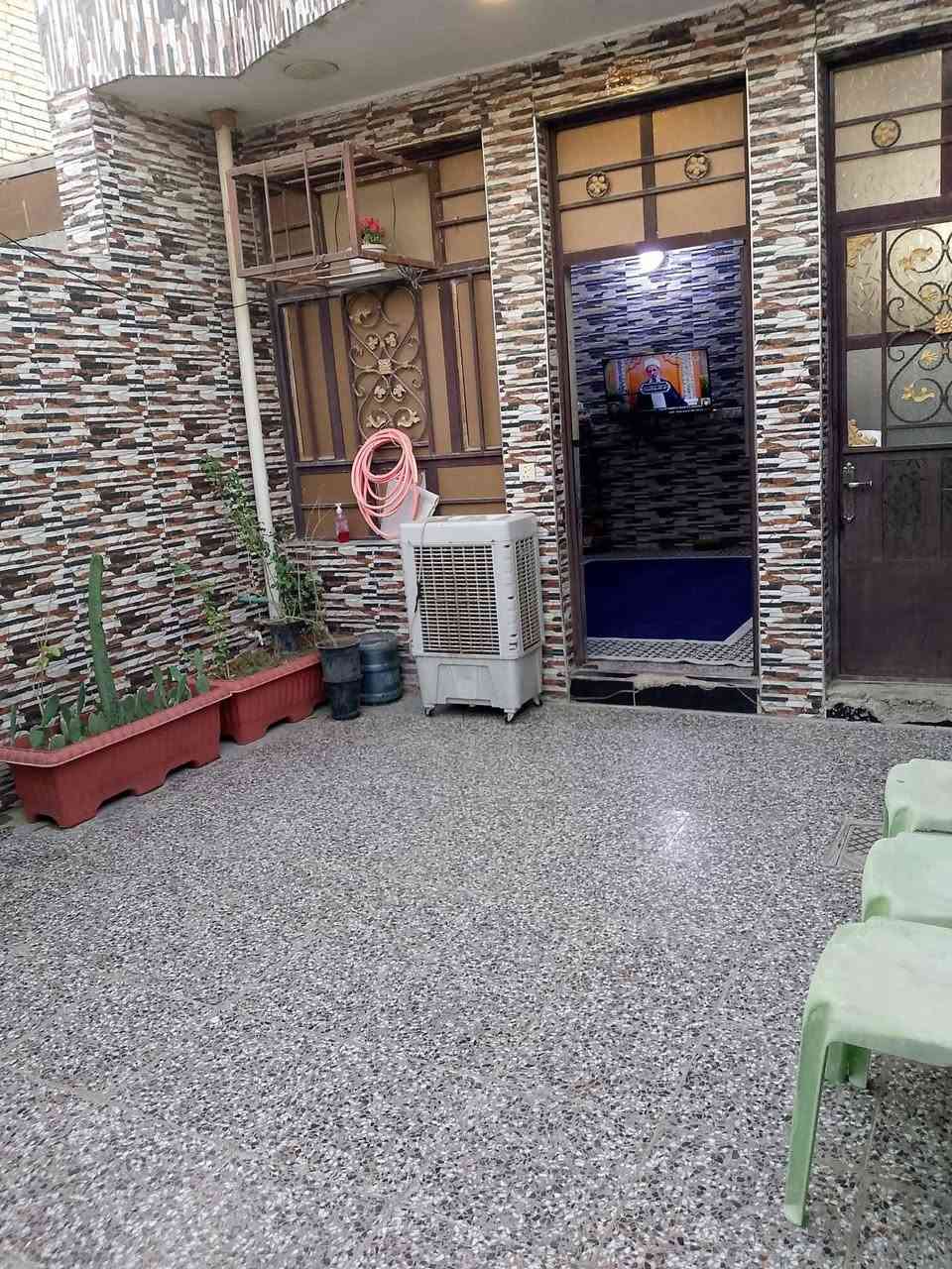 السلام عليكم بيت البلديات الصحفيين خلف افران قلعه لبنان جديد طابق واحد زراعي مشمول بلتطويب ،،100م
السعر،،،93,,, هاتف ***********
