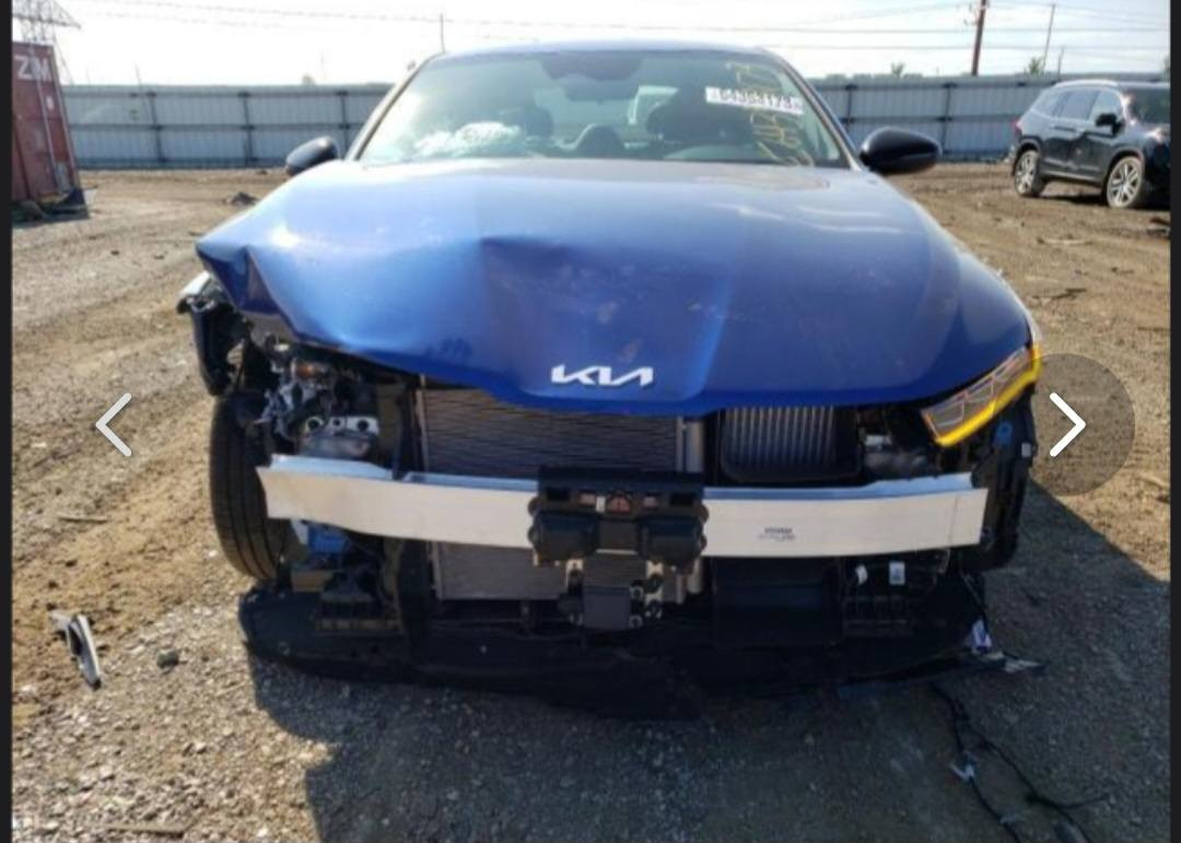 السلام عليكم كي فايف للبيع مديل 24 جيتي لاين وارد امريكي محرك 1600 توربو ماشيه 16 الف  حادثه مثل ما موضح بل صوره باقي تفاصيل خاص او اتصل عله هاذا الرقم ‎0782 824 5174
