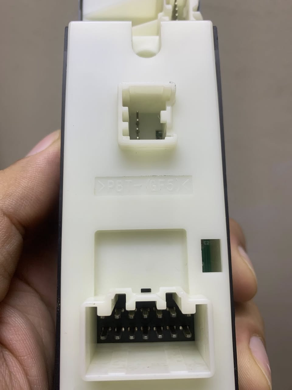 متوفر كونترول تحكم سيارة مازدا السعر 20 الف مع التوصيل


**إذا كنت صاحب هذا الإعلان وتريد حذفه لأي سبب، رجاءا أرسل رسالة إلى الدعم الفني**