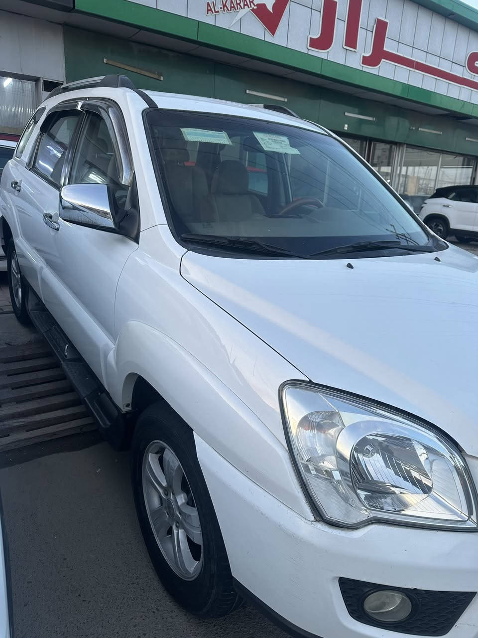 السلام عليكم كيه سبورتج موديل 2010 بغداد انكليزي خليجيه مكينه 2000 السياره حلوه وجازه بيه اربع قطع صبغ بدون دواخل السعر 115 وبيه مجال بصيط مكاني بغداد المشتل ***********
