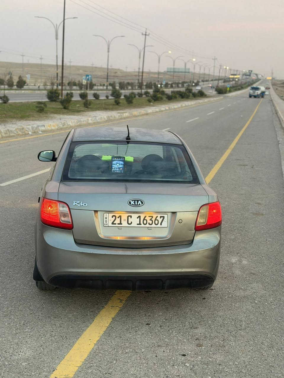 سلام عليكم كيا ريو للبيع موديل 2012
السعر90 بيها مجال شي قليل

رقم شمال سليمانيه رقم جديد سنويه جديده هزا جديدة

كير محرك شرط جامات كهرب سنويه 2028 شرط التحويل

السياره بدون ضرر
***********
