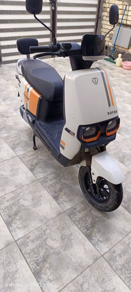 ريان غني عن التعريف اخو الجديد  ماخذها قسط ابيع نقد الشراي يتصل ويدلل ***********
