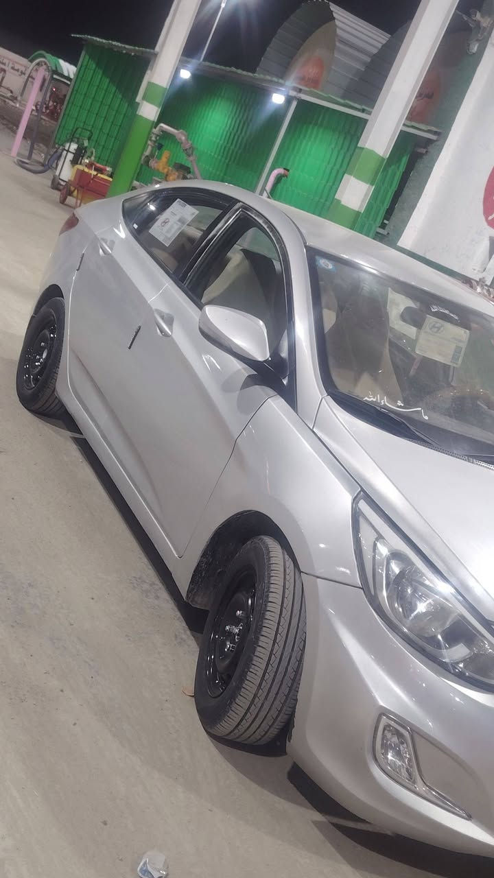 اكسنت موديل ١٦ خليجي محرك ١٤٠٠ حاويه  كيرمبدلهAT محرك وكير كفاله سياره بيهه ٣ قطع رش صبغ فقط بدون ظرر وبدون دواخل نهائيا صبغ اثر شخوط فقط  وصور قبل الصبغ موجودات وبيهه شخوط باردات قليل جدا  سياره جاهزه تخم تاير جديد باتري قبل يومين شاده جديد حداديه حلوه وترايهه كلش حلو سنويه لل ٣٠ تحويل مباشر سعرهه ٨٧ وبيهه مجال مكاني واسط العزيزيه  ***********
