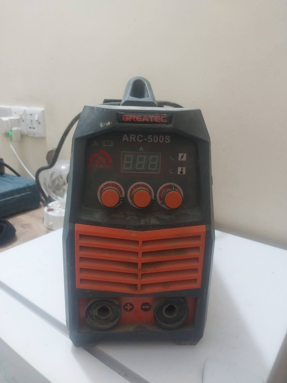 السلام عليكم هاي المكينه للبيع ٥٠٠ امبير الاستفسار على  ***********
