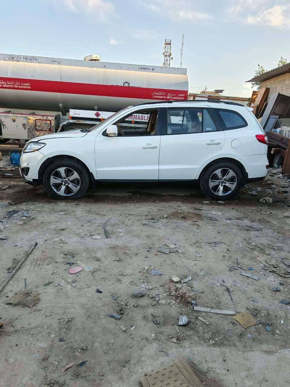 لبيع سنتافيه 2012 خليجي رقم اربيل تحويل مباشر تعرظت ل حادث وابيعها ع حادثها محرك 2400دوش فتحه 3قطع تبريد 7راكب كامره السياره شغاله وتمشي مكان السياره بغداد الامين الثانيه الشراي يتصل ويدلل (***********) (***********) للاستفسار اتصل بل ارقام مكلف بل نشر بغداد, العراق
