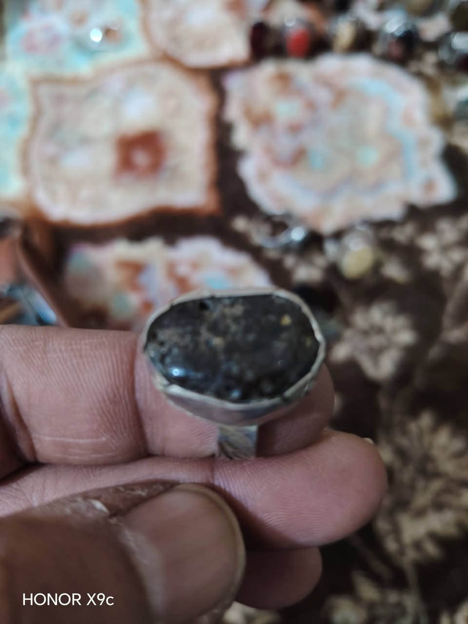 السلام عليكم للبيع  محابس احجار كله قديم ابيع شلع 
وكله فضه ثقيل الي يريدهن يتفضل خاص او ***********
