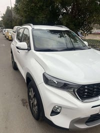 سونيت موديل 2023. خليجيه   ماشيه 31 الف   مكفوله ما عده باب خلف العبري...