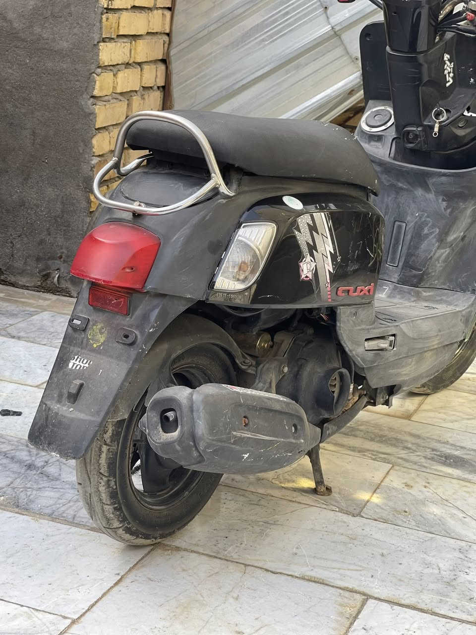 سلام عليكم بوليسي مسطره الحديث دراجه كامله ما بيها اي نقص افحص واخذ شلعه ومشي وناعمه ٥٠ بلاد سعرها مناسب كلش ٦٥٠ شراي يتصل ع رقم /***********
