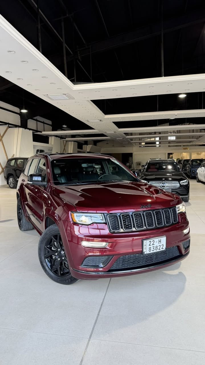 جيب Grand Cherokee Limited X 2021
كفالة عامة جديدة بالكارتون📦⭕️

محرك 5.7L HEMI V8
8 سلندر — 360 حصان
جير أوتوماتيك 8 سرعات
دبل 4x4
عزم قوي وثبات عالي

مواصفات:
تشغيل بصمة، دخول ذكي، شاشة كبيرة Uconnect، كاميرا خلفية، حساسات أمامية وخلفية، رادار + تحذير اصطدام، Lane Assist، مثبت سرعة، بانوراما، مقاعد جلد كهرباء، تبريد وتسخين مقاعد، تسخين دركسون، ذاكرة مقاعد، إضاءة LED، رنكات 20 سبورت، فتح باب كهربائي، سقف وجناحات ولمسات Black Pack، نظام صوت ممتاز، دبل ثقيل وخفيف، سحب قوي جداً

السيارة فخمة ورياضية بنفس الوقت
صوت HEMI معروف وقوة ممتازة بالطريق

السعر 31 الف دولار ( 310 ) ورقة
وبيها مجال

للأستفسار : ***********
