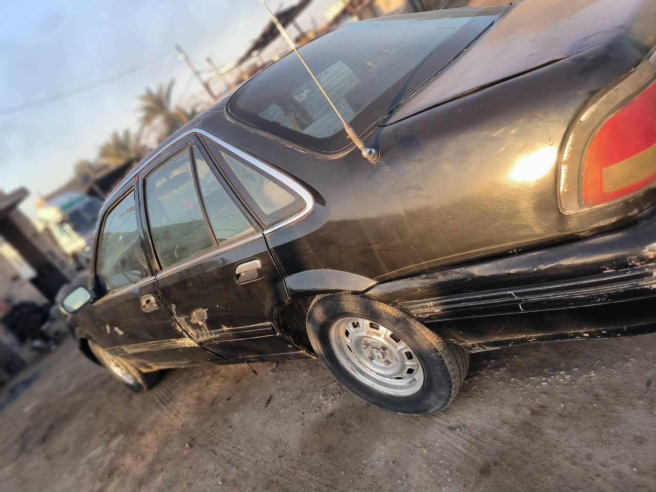 السلام عليكم برنس للبيع مديل94
سياره حلوه وناعمه كير ومحرك مكفولات 
تخم تاير جديد 4
كهربائيات شغاله كلها 
كشرها مثل ماموضح بلصوره 
سنويه مجدده لل29
تحويل ثاني يوم مصفره غرامات ولاربع عليها
للاستفسار اكثر اتصال ***********
