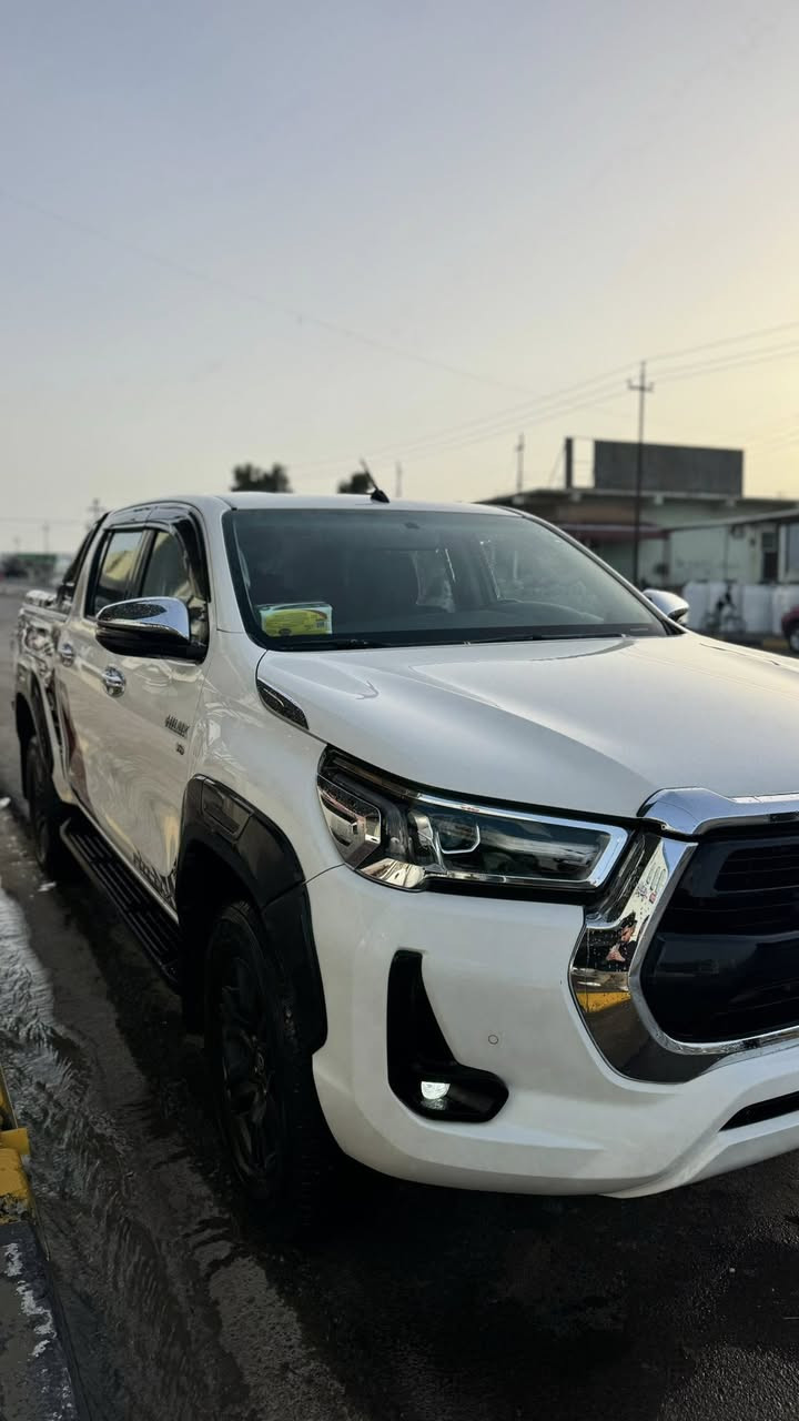 بيكم تويتا موديل /2022//6سلندر بصمه تشغيل سته سمعات شحن وايرلس شاشه كبيرها بوند جكات كشن حار بارد داخل احمر ماشي 120/الف بيه كارت جاملغ الخلفي فقط تلفون ***********/***********
