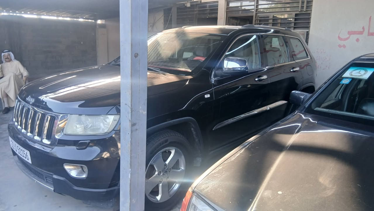 جيب ٢٠١٢ فول مواصفات محرك ٦ سلندر فتحه بصمه كشنات جلد كشنات كهرباء ٥ أنظمة قيادة شفرات مري شفط وكهرباء زراك لايت فول بيهه صبغ باب الوره السائق وبارد بغداد ب ١٥٠ مكاني بغداد ابو غريب ***********
