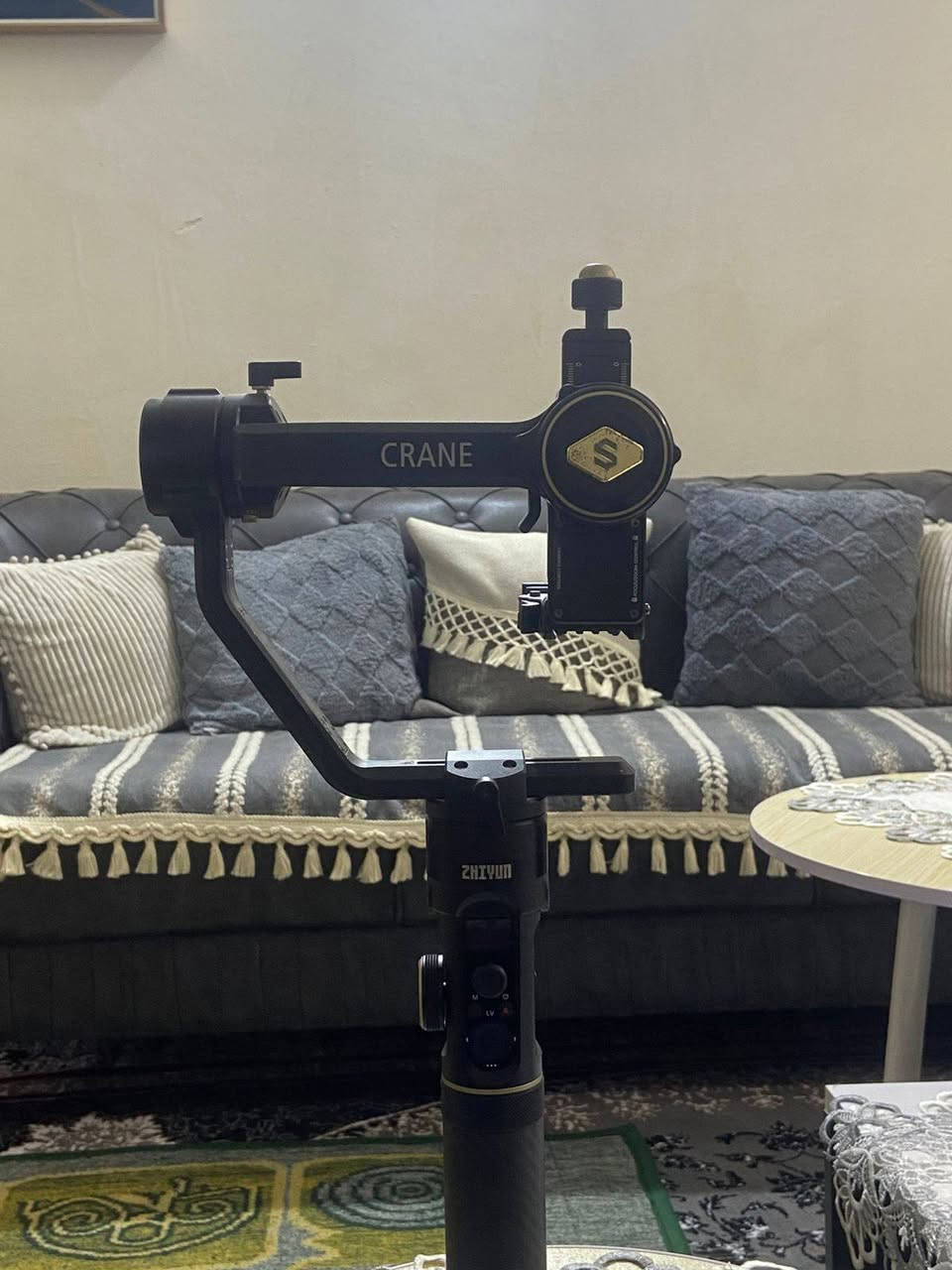 للبيع مانع اهتزاز (رونه) Gimbal من شركة Zhiyan crane 2s مستعمل استعمال نظيف جدا مره واحدة فقط استعمال بدون ملحقات فقط رونه مع بطاريات السعر 600.000 الف دينار الي يريد يراسلني خاص او يتصل على ارقام ***********
او ***********
