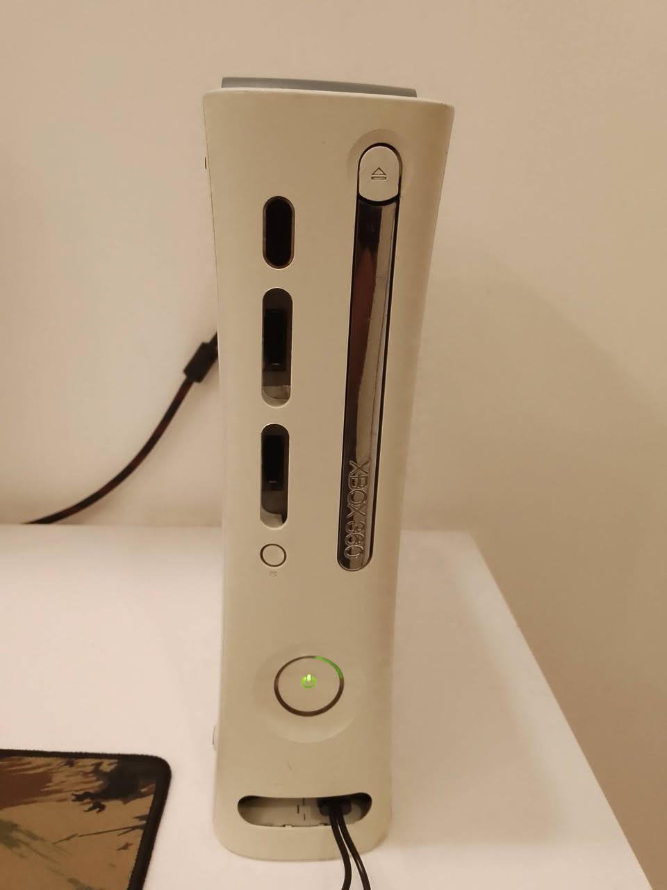 اسلام عليكم اكسبوكس 360للبيع نسخة الفات بي 50لعبه كلهم قويات محوله مالته اصليه مو تجاري ويا جوستك واحد فقط السعر 80الف وبي مجال بسيط مكاني بغداد اليرموك ***********
