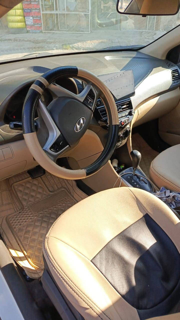 اكسنت محرك 1600 قطرتين فتحه سقف خمسه ويل كب موديل 15.
***********
