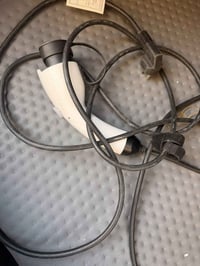 شاحنه BYD مال شركه تشحن  8 امبير07710202555 سعر 50الف قفل