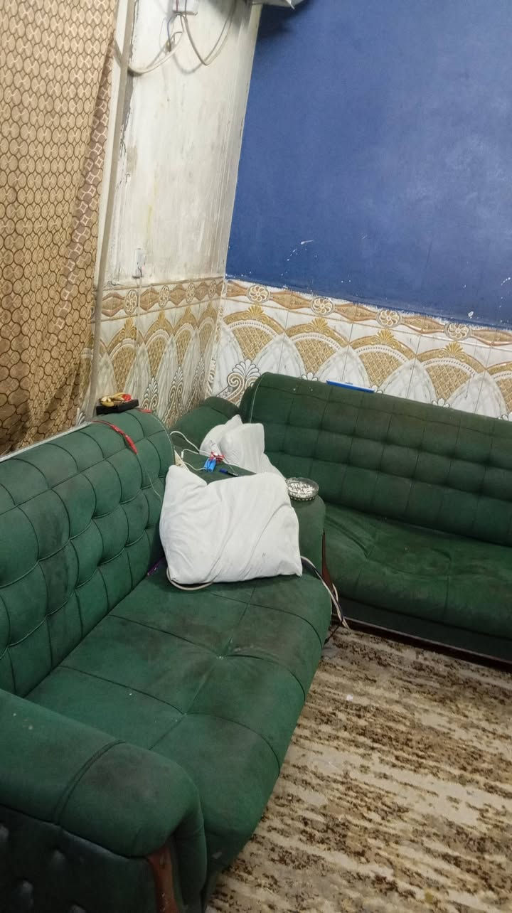 سلام عليكم تخم للبيع تركي مثل ما مبين بالصوره قنفتين كبار ووحده وسط وسكمليات اثنين جوه بالغرفه حاطهن لصغر المساحه يحتاجله بس غسله. فقط عنواني بغداد الشورجه سعره 200 الف


**إذا كنت صاحب هذا الإعلان وتريد حذفه لأي سبب، رجاءا أرسل رسالة إلى الدعم الفني**