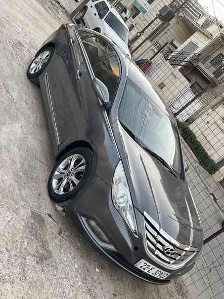 السلام عليكم 
للبيع هونداي سوناتا 
موديل 2013 
رقم اربيل الدولي هزه وسنويه كلها جديده تحويل مباشر 
بيها صبغ 3 قطع بدون دواخل لغود شواصي كلها كفاله 
جاهزه السياره من كلشي 
تبريد ثلج 
صدر جديد 
محرك كير لوك
السعر 95 وبيها مجال بسيط 
للاتصال ***********
مكان السياره بغداد حي الجهاد حي الحسين
