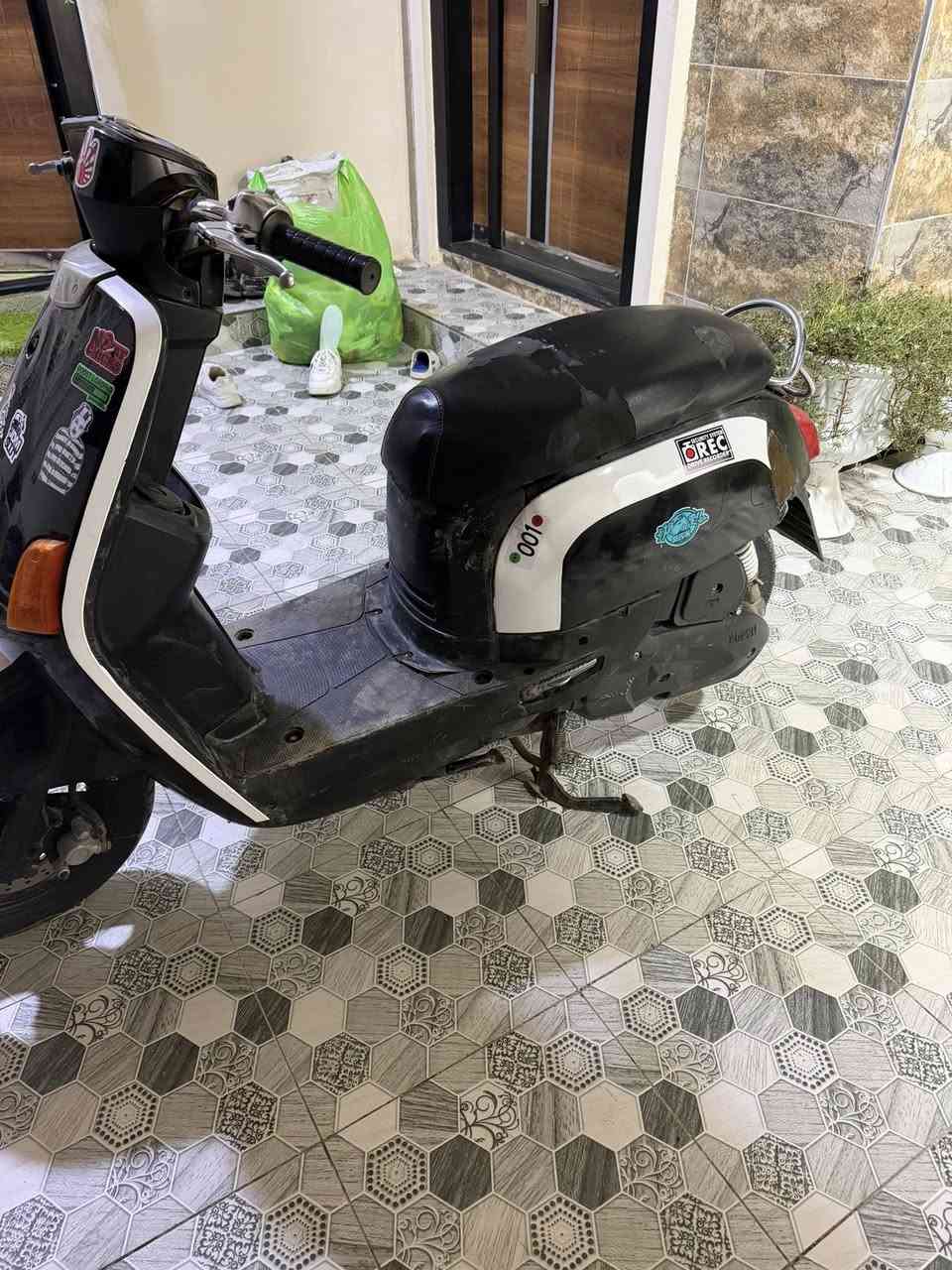 دراجه بوليسي نوزل للبيع محرك ما مفتوح دراجه خير من الله عنواني ديالي شراي يتصل ***********
