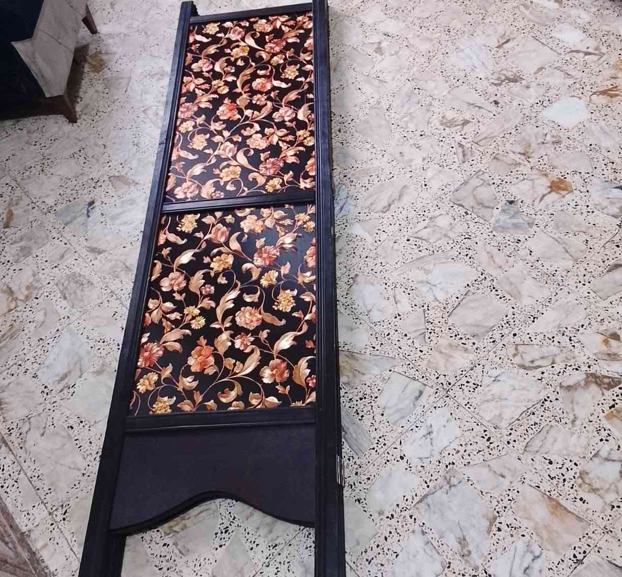 سلام عليكم عندي هاده مادري شسمه لبيع مال صولونات او مال ابو صيدليه اطوني سعر زين  وبيعه مكان بغداد مدينت صدر رقم هاتف ***********
