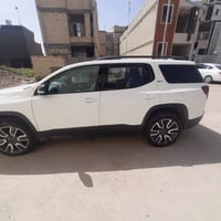 جمسي اكاديا 21 فول موصفات محرك 4 /2000 تيربو 7  راكب حادثها جاملغ وبني...