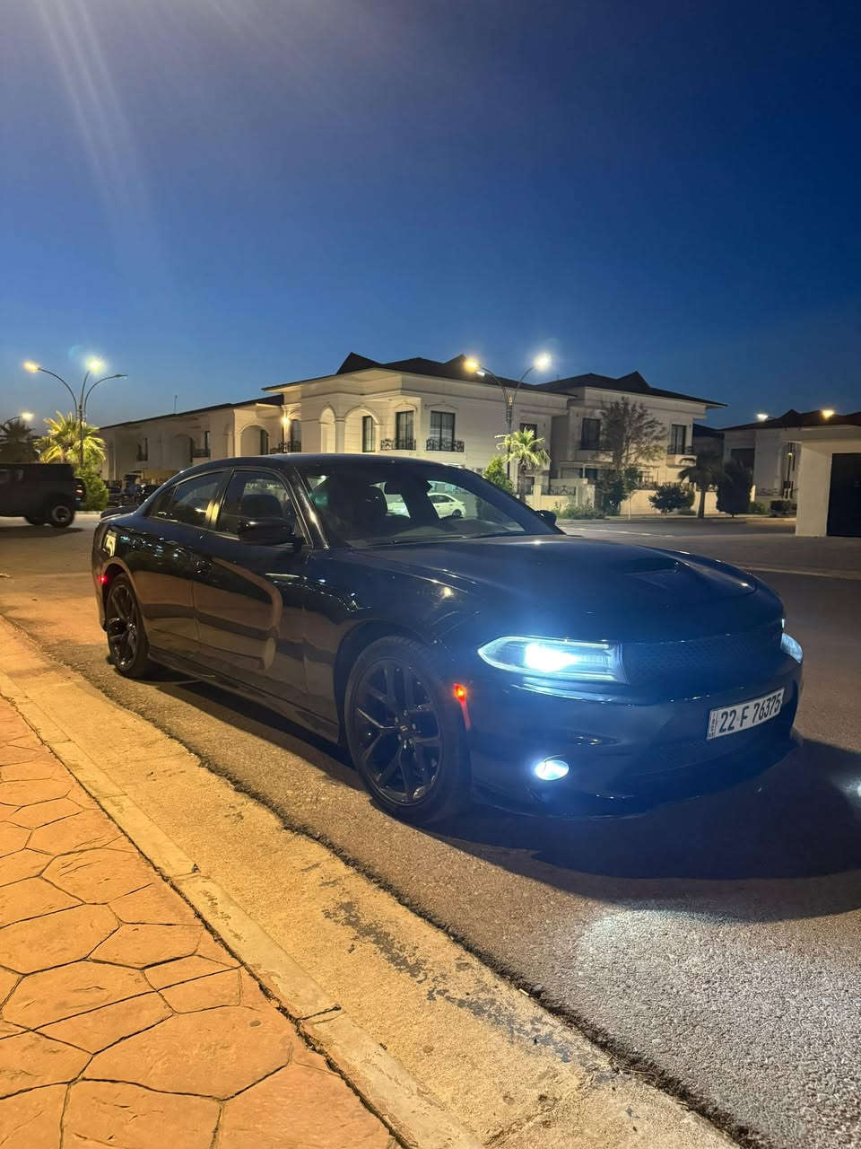 جارجر 2020 GT 

لون أسود لمعة ملكي 
بدون فتحة سقف
محرك 3.6L V6 قوي واقتصادي

حادث السياره مرفق مع الصور 
جاملغ امامي بدون ايرباك الايرباكات كلها بشرط
وصار بيهه تعديل PDR شويه بالباب الخلفي والجاملغ ع كد شبر

مكان سياره اربيل تحويل حاضر  للاستفسار واتس اب او اتصال 
+964 782 481 2854
