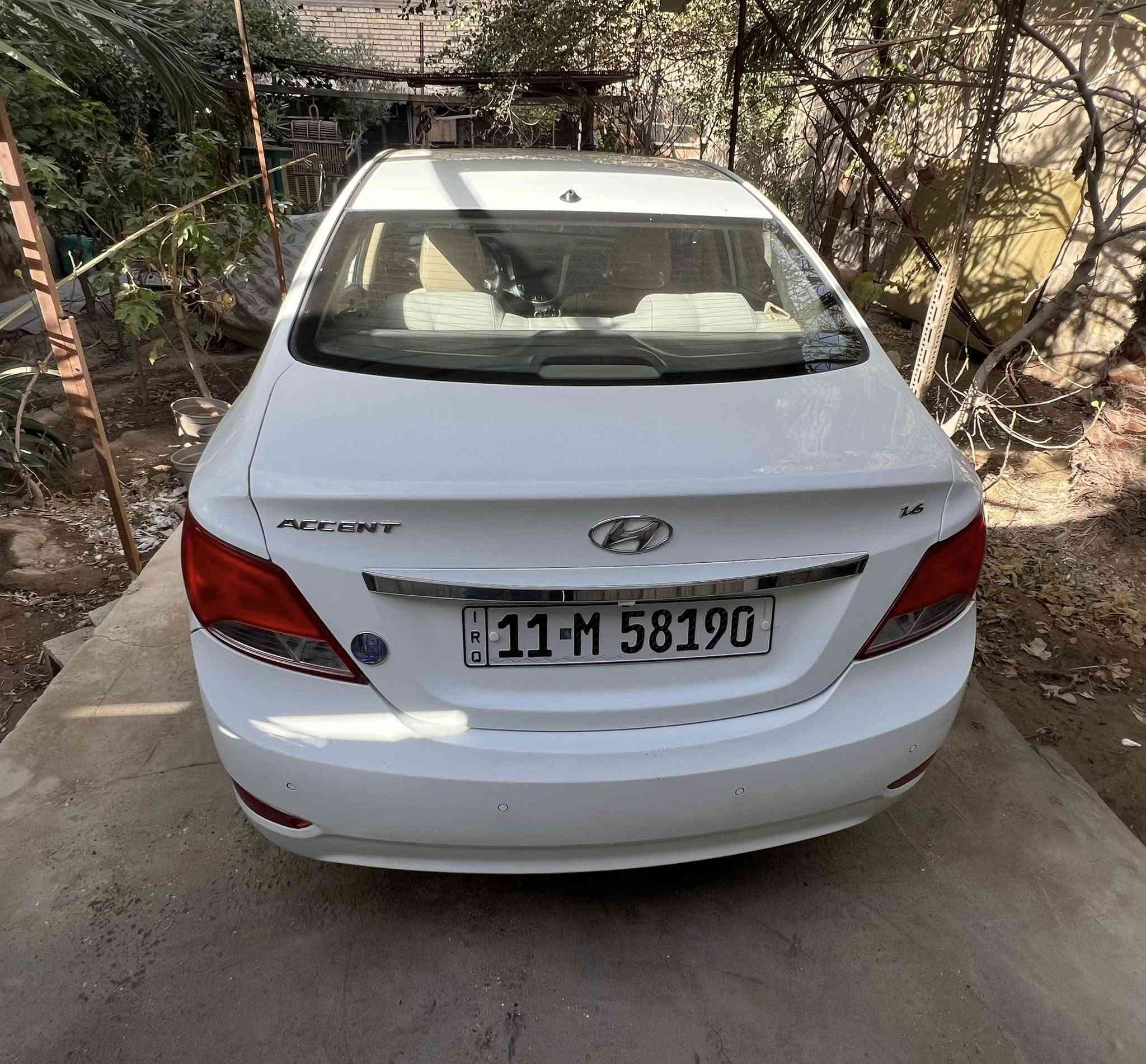 السلام وعليكم
اكسنت خليجي 2014 
 1600 / السيارة فول 
لغد / شاصي / مكينه مكفول
بيه مكانات صبغ 
ماشية 115 الف
السيارة ب اسمي شوكت متريد احولك
السعر ( 96 ) وبيه مجال بسيط
الموقع :  بغداد / الدورة
***********
