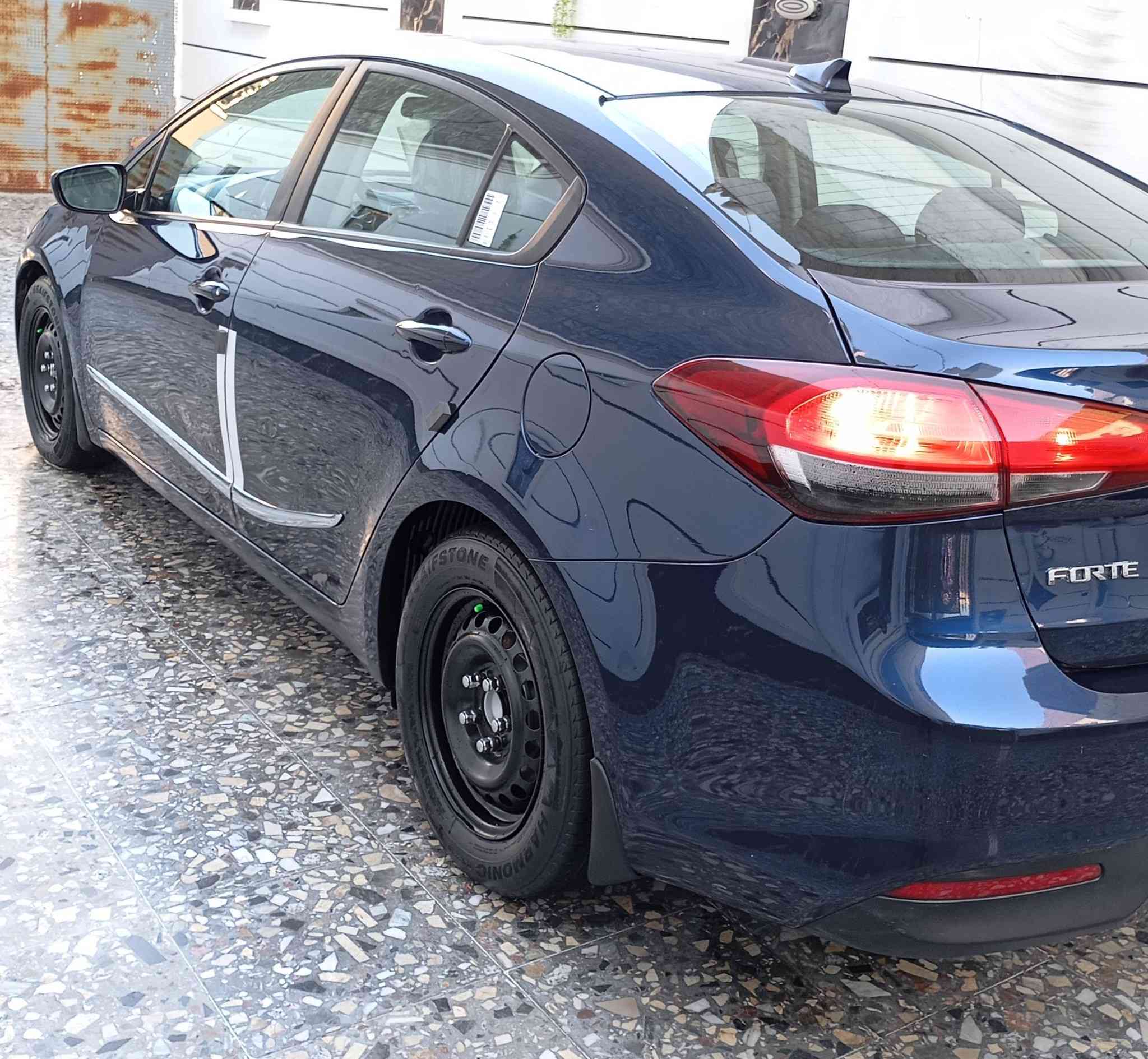 السلام عليكم كيا فورتي 2018 أمريكي حادثه بنيد صبغ فقط الباقي كفالة بدون دواخل بدون ايرباك ليبل واحد ماشيه 84 الف محرك 2000 دوش كير AT المرغوب شاشة كبيره كار بلي كامره تحكمات انضمة قياده أسبورت و إيكو شاشة  لايت زنون رقم بغداد تحويل مباشر المكان بغداد السعررررررر 119الهاتف ..***********
