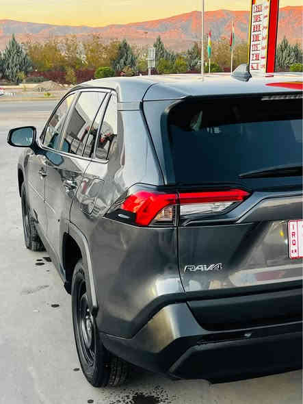 السلام عليكم للبيع𝑻𝑶𝒀𝑶𝑻𝑨  𝑹𝑨𝑽4 2023 𝑨𝑾𝑫
ضرر جملغ خلفي و باب بدون ارباك 
و بي pdr شبر من جملغ خلفي 
ماشيه فقط 7 mil 
رقم شاصي 2T3F1RFV5PW376617
گير محرك كلشي بلادي
مواصفات گيچ الكتروني رادار امامي و جانبي و شاشه ايباد كاميره و بريك بصمه نظام تراكشن نزام أپل كاربلاي وايرليس و بعد سياره جاهزه 
بدون رقم تترقم اربيل دهوك سليمانيه حسب رغبتك 
و سعر بلاش جو سوك 195 $ بي مجال بسيط 
مكان سياره عقره ابعت عن اربيل و موصل ساعه 
رقم تلفون فايبر واتساب *********** واتساب 
*********** بث مباشر اكر
