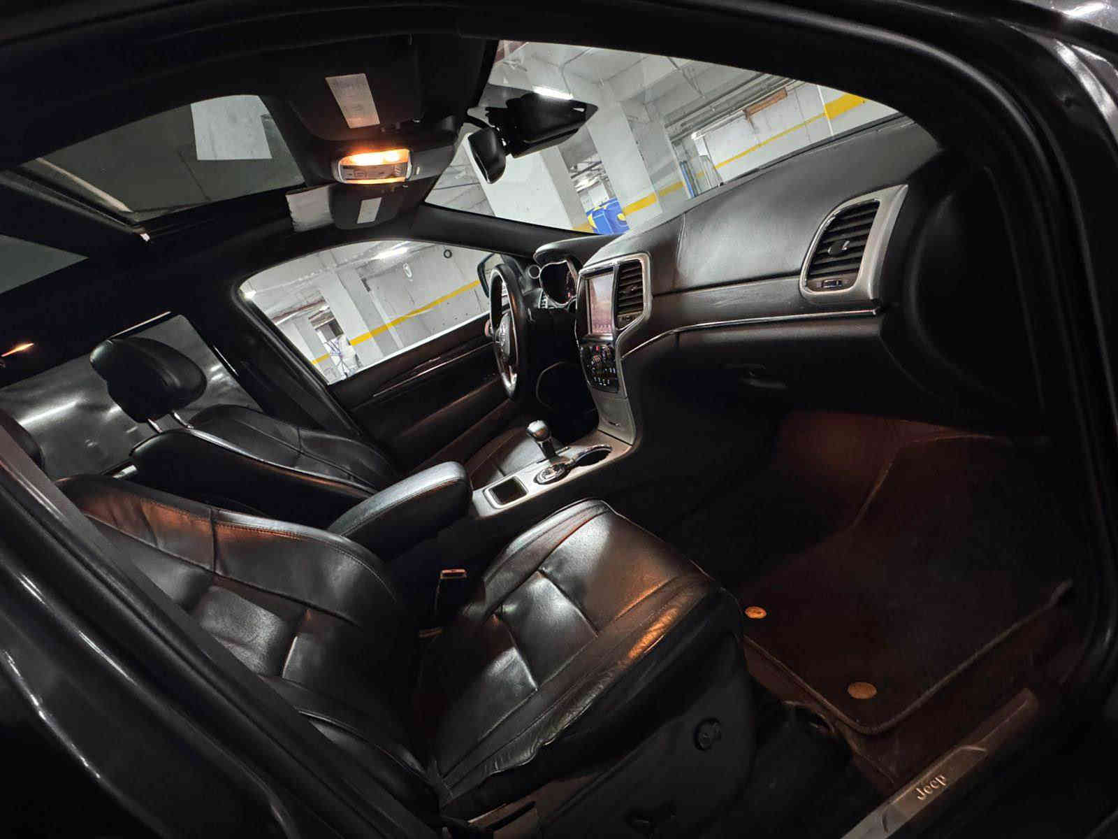 السلام عليكم 
جيب سومنت موديل 2015 
رقم بغداد مشروع وطني بسمي 
وارد امريكي بيها قطعتين تبديل نفس الون بلادي وقطعه صبغ 
ماشيه 80
محرك  ‏ 3600
فوول مواصفات للاخير ومعروفه مواصفات السومنت 
بانوراما 
رادار امامي وجانبي 
تحديد مسار 
اوتو ستوب  
مانع تصادم 
سماعات هارمن كاردن  ودمام خلفي 
رادار جانبي بالمري 
مري كهرباء وقلاب ع البك 
داخل كله جلد خياط  بلادي شركه 
تشغيل عن بعد 
لايت داينمك امامي يفتر ويه فره الستيرن 
حساسات امامي خلفيه 
توقف ذاتي عند الرجوع
نقاط عمياء 
صندوك خلفي كهرباء 
سعر 198 $$ وبيها مجال بصيط 
مكاني بغداد 
رقمي 
*********** بغداد
