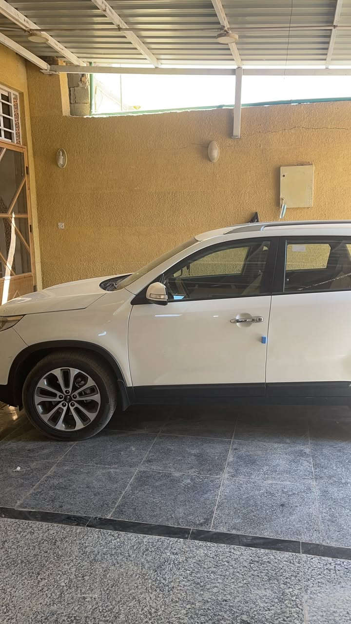 بيت للبيع في التنومه الصالحيه شارع مدرسه الريف الزاهر
المساحه 200 متر طابق ونص غرفتين طابق الارضي وغرفه وصاله الطابق الاول 

السعر 175 مع سبلت هديه البناء طابوق
***********
