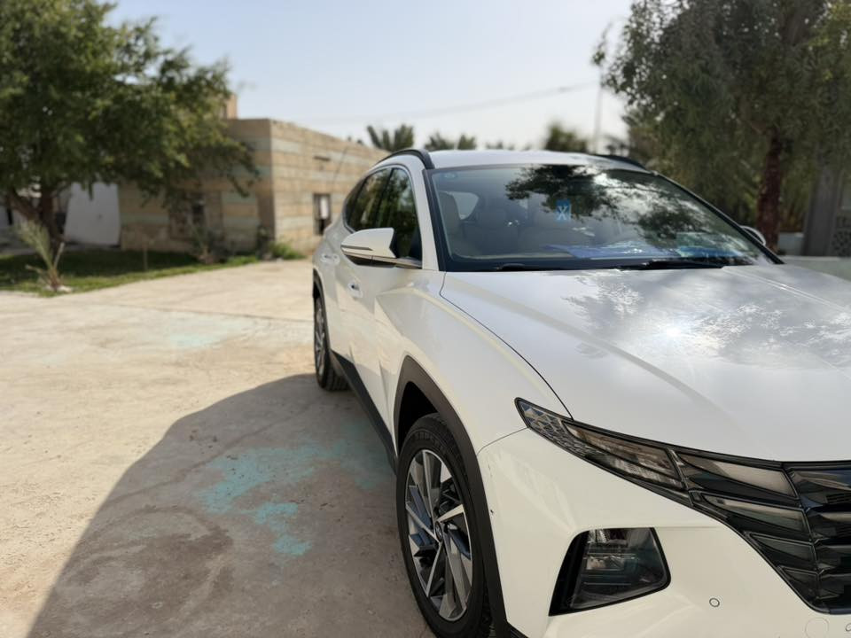 السلام عليكم للبيع توسان 2023
رقم بغداد
خليجي
ماشيه 63الف
مكفوله عامه السياره فول ما عده البنوراما 
بصمه مري شفط تشغيل عن بعد
لايت زنون شحن واير ليس
كشنات كهرباء قطعتين تبريد
وبعد بيه هواي موصفات 

السعر 220او بيه مجال 
المكان الناصريه 
الاستفسار اكثر ***********
