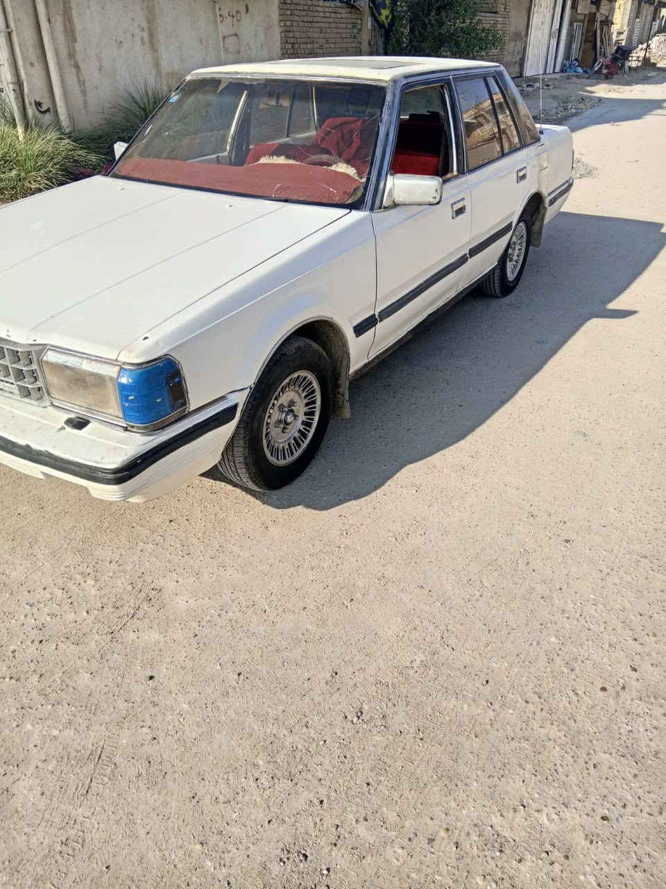 السلام عليكم سوبر للبيع 
مكينه وكير 2ونص جدد 
السياره حله وخير من الله رقم انكليزي بغداد بسمي تاير جديد جعمقه نضيفه. اكسن السياره جاهزه تبريد شغال 
السعر 39 وبيه مجال بصيط  مكاني  شطره
***********
