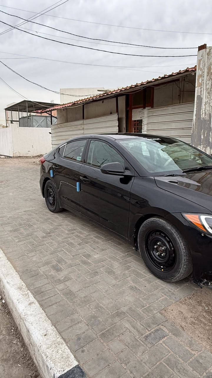 النترا2018 وارد امريكي
مكينا 2000 دوش كير AT
السيارة بيه ضربة جاملق و بنيد شي قليل بل تكمه جهت السائق
سنوية ما منتهية دواخل وخارج نضيف مثل ما موضح بل صورة 
السيارة بيبل واحد
مكينه جديدة وكير خير من الله السعر 115 وبيه مجال شي قليل
رقم للأستفسار ***********
