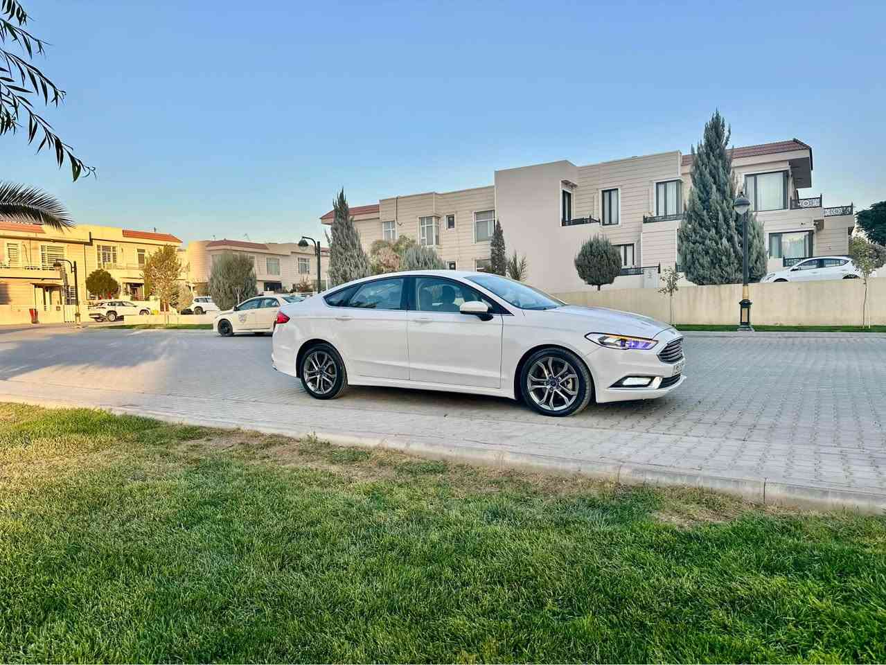 فورد فيوزن ٢٠١٧ 
فورد فيوزن ٢٠١٧.    مكينه ٢.٥ 
كامل لايتو تايه ويلو  ده عامي كراوه به تيتانيوم
بونيدو جامله خ بوياخه به بي ناوگرتن به بي إرباگ 
چوار تايه ي تازه ي له ژيره ته قه و ره قه ي هيچ تيا نيه 
گورينه وه ئكه م  ئه كه ر  به دلم بيت
بو زانياري زياتر به يوه ندي بكه
***********
*********** السليمانية, العراق
