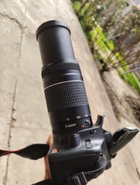 عدسة كانون ٧٥-٣٠٠ • أوتو فوكس يدوي • نضافة ٩٩٪