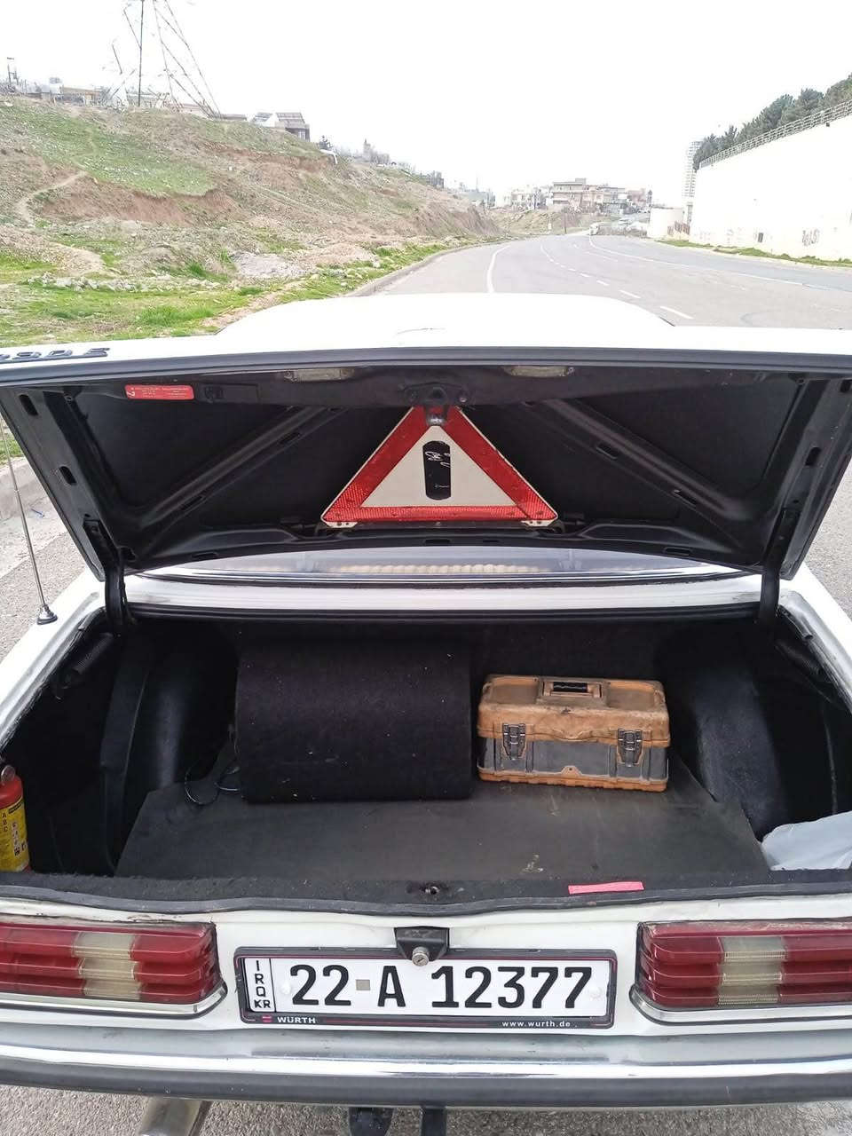 مارسيدس مؤديل 1984  V6

مه كينه  ارنب 2.5  كير اتوماتيك
 ناوزه  زور جوان ماوه 
به شةرتى تبريد + سارد وكرمي 
   سه نه وى تا  2031 تازه 
 ته حويل وه كالات شه رت 
ده عمى نيه سه ياره كه زؤر تازه يه نووقسانى تيا نيه له
53 $ومجالي تيايه
 
شون سليماني 
ره قه م مبايل ***********

مرسيدس موديل ١٩٨٤ كير اتوماتيك محرك 2.5 أرنب 
بشرط كير ومحرك   
داخل اصفر
تبريد و تدفئه بشرط
رقم و السنويه جديد حتى 2031
شرط تحويل وكاله
سعر 53 $ مجال قليل
رقم موبايل. ***********  سليمانيه السليمانية, العراق
