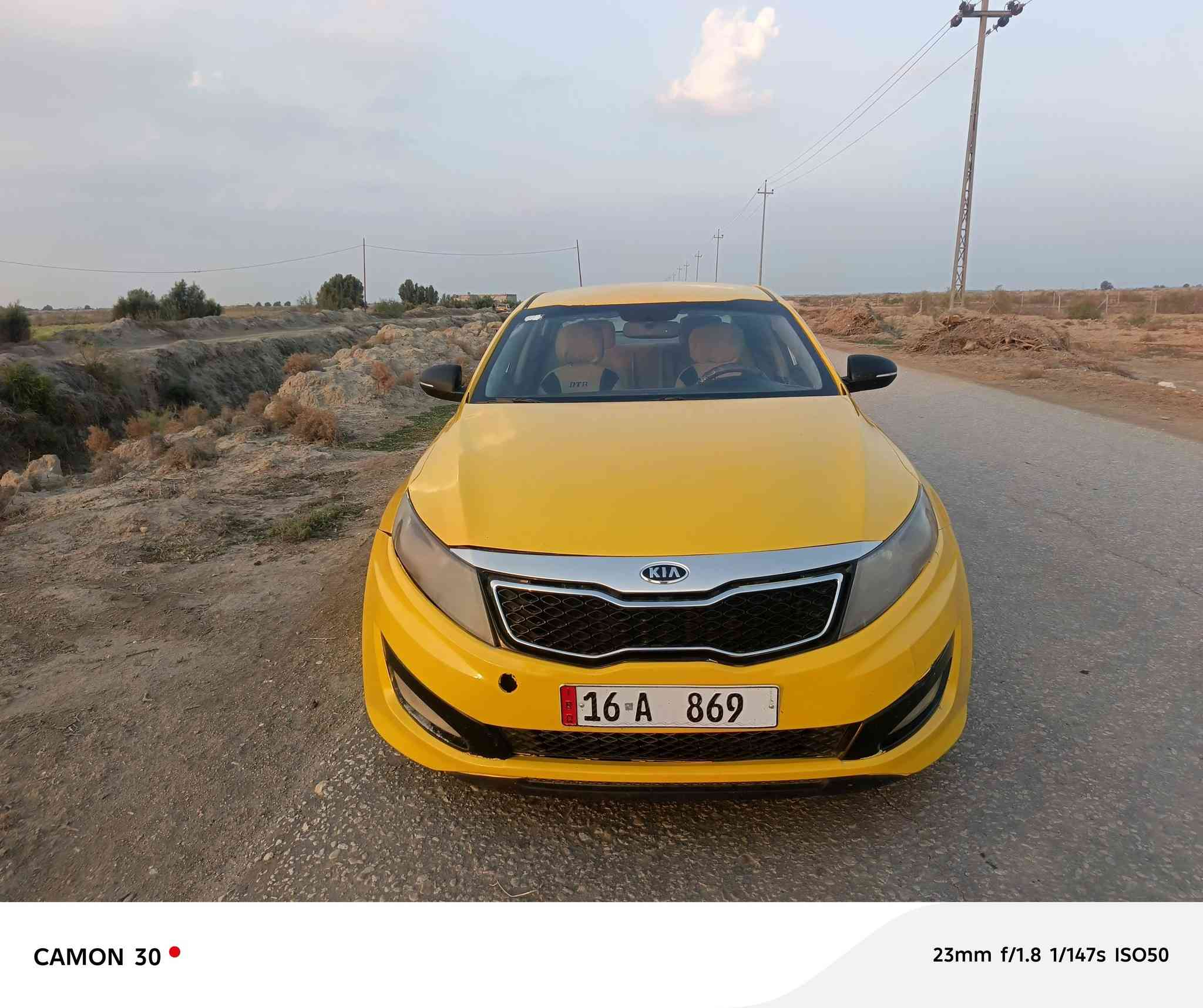 السلام عليكم كيا اوبتماا للبيع وارد امريكي مديل 2011 -السيارة ماشيه 280الف حقيقي ضررها جامعة امامي جهت العبري بدون دواخل او باب مبدل الأخير السياره مكينة 2400او كير جديد تخم تاير جديد صبغ عام جديد السنويه ماساقطه بسمي السعر 85او بيها مجال الرقم ***********
